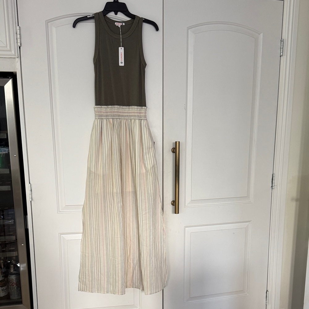 BRAND NEW WITH TAGS Sundry Olive and Cream Sleeveless Dress